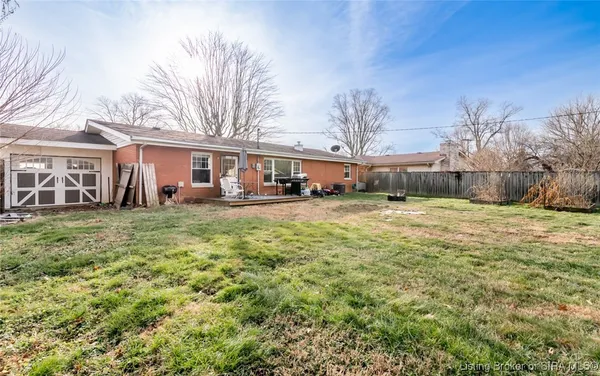 $269,900 | 4005 Utica Pike, Jeffersonville, IN 47130