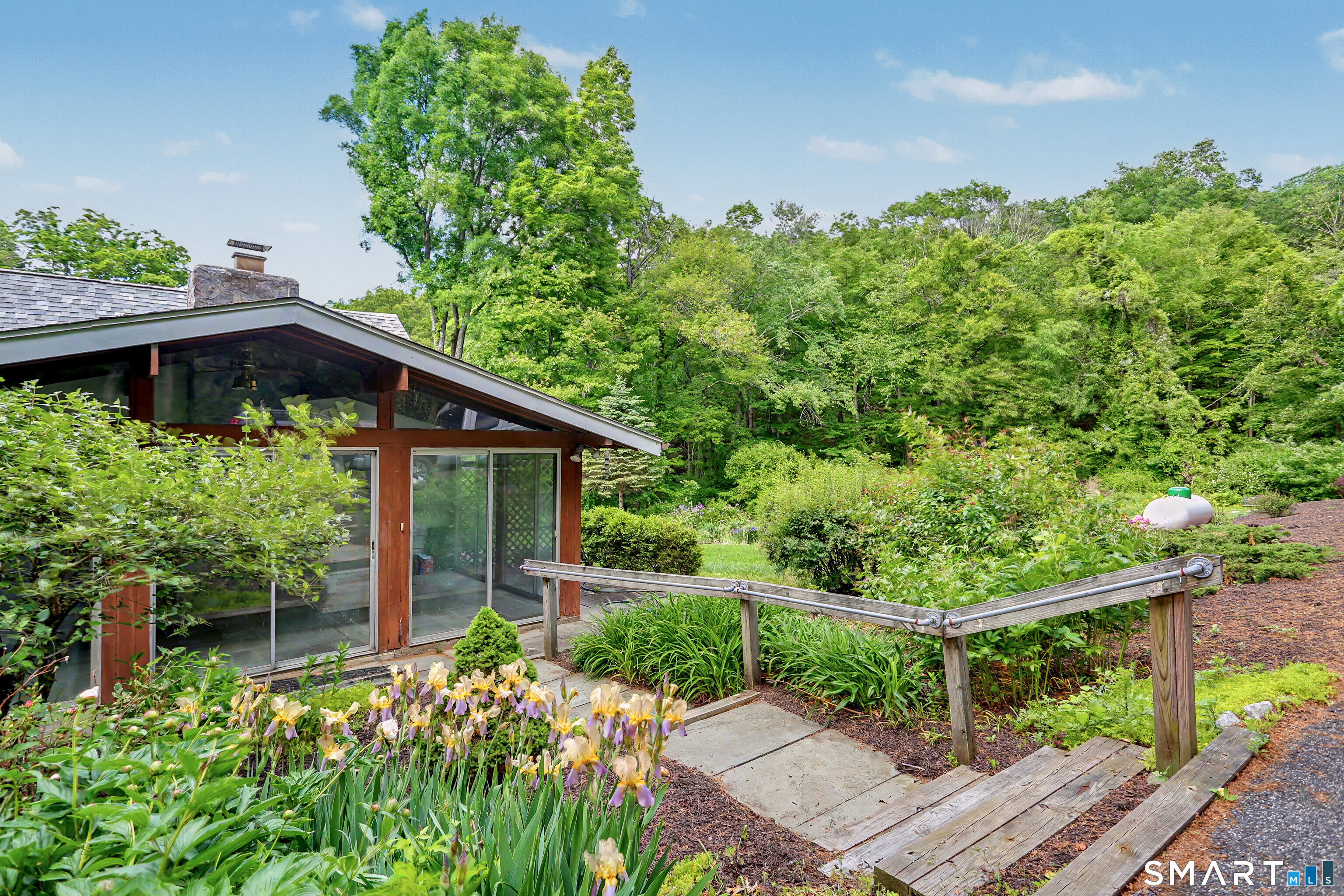 26 Spruce Mountain Road Danbury, CT 06810 - Photo 6 of 40