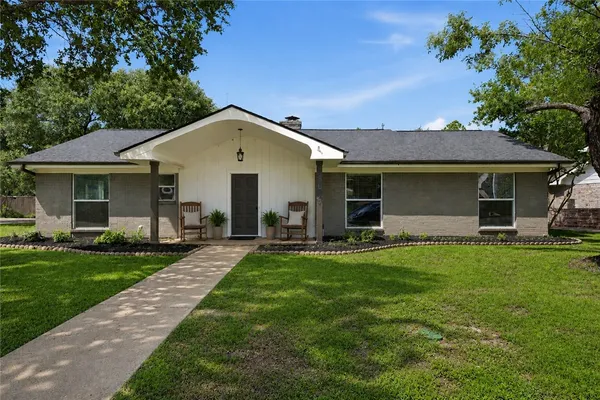$399,000 | 3618 Sunnybrook Lane, Bryan, TX 77802