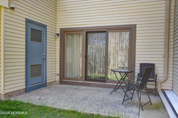 $450,000 | 258 Grassmere Court, Aberdeen, NJ 07747