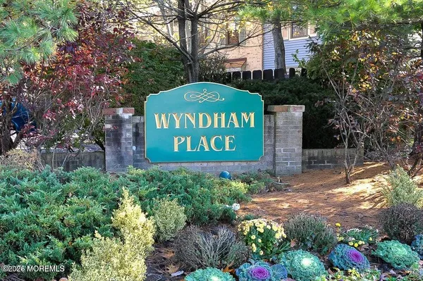 $450,000 | 258 Grassmere Court, Aberdeen, NJ 07747