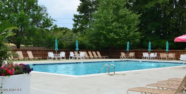 $450,000 | 258 Grassmere Court, Aberdeen, NJ 07747