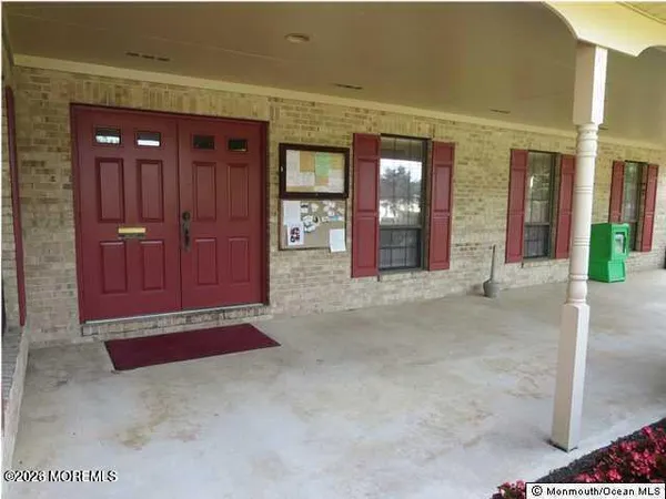 $450,000 | 258 Grassmere Court, Aberdeen, NJ 07747