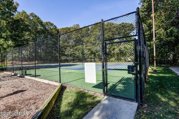 $450,000 | 258 Grassmere Court, Aberdeen, NJ 07747