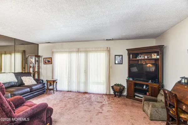 $450,000 | 258 Grassmere Court, Aberdeen, NJ 07747