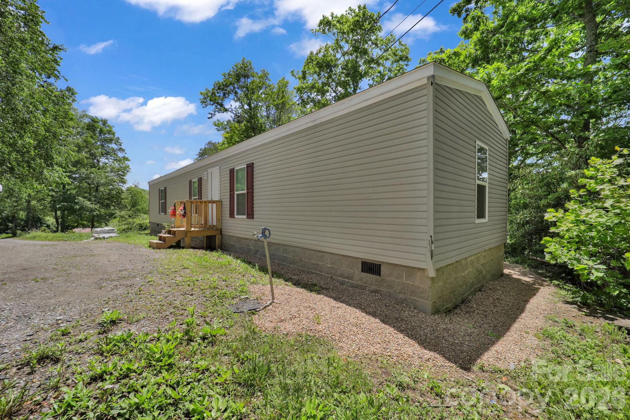 30 Little Rock Road Newland, NC 28657 - Photo 10 of 39