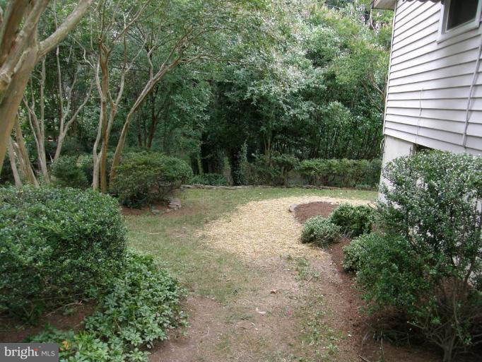 6221 Commons Road Rosedale, MD 21237 - Photo 21 of 27 a view of backyard with green space