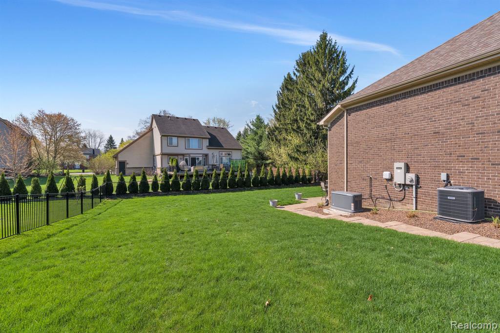 3173 Roma Court Wixom, MI 48393 - Photo 32 of 33