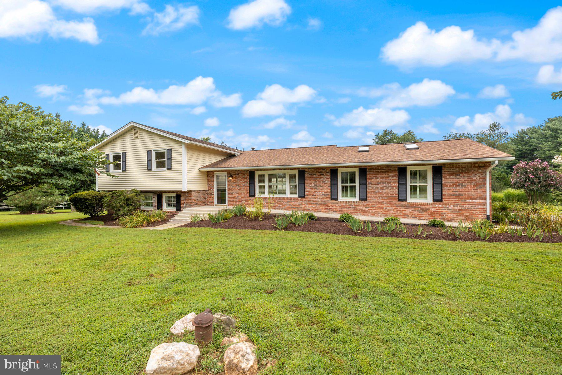 18604 Muncaster Road Rockville, MD 20855 - Photo 4 of 90 Meticulously maintained by original owners