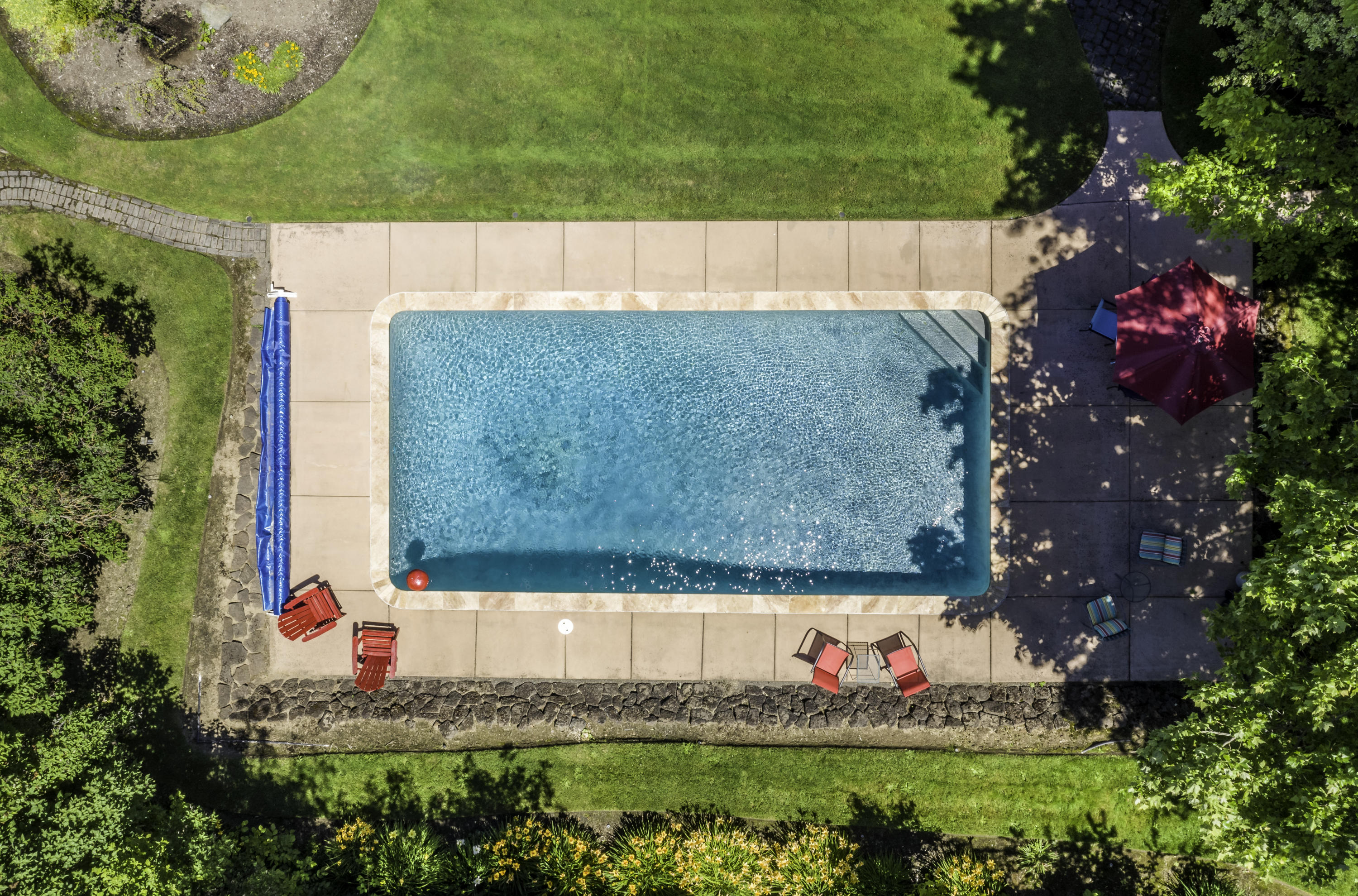 1925 Old Stage Road Central Point, OR 97502 - Photo 24 of 34 a view of swimming pool with a yard