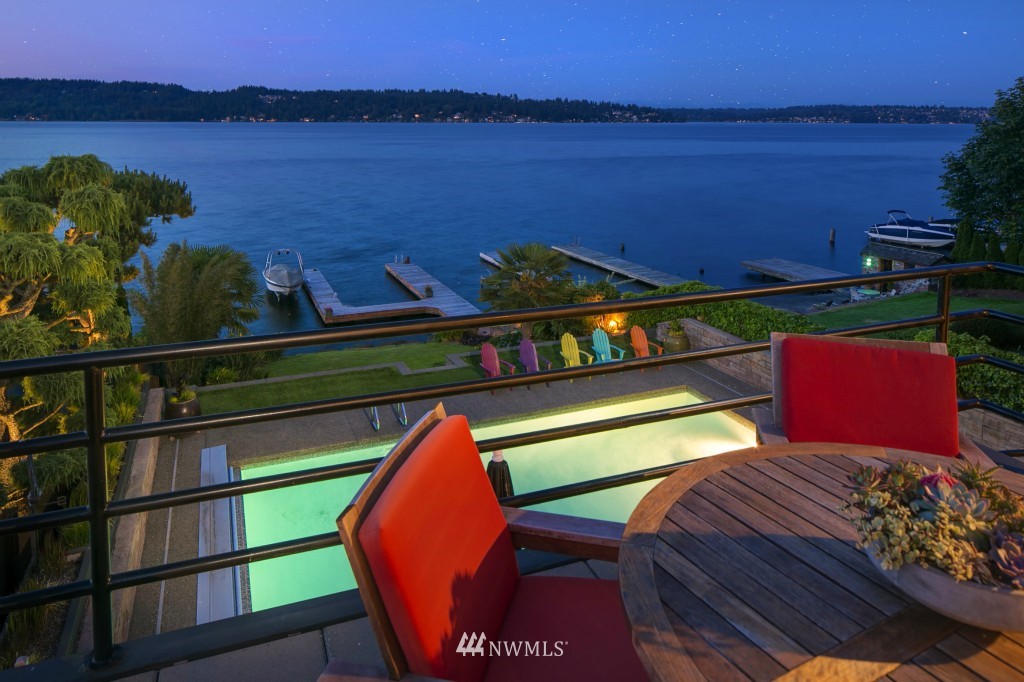 8746 Sand Point Way Northeast Seattle, WA 98115 - Photo 20 of 25 Gallery Image 20