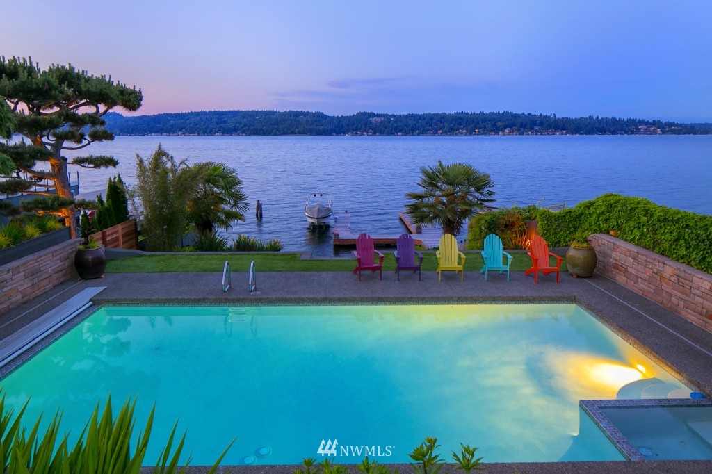 8746 Sand Point Way Northeast Seattle, WA 98115 - Photo 24 of 25 Gallery Image 24