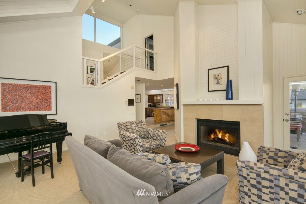 8746 Sand Point Way Northeast Seattle, WA 98115 - Photo 6 of 25 Gallery Image 6