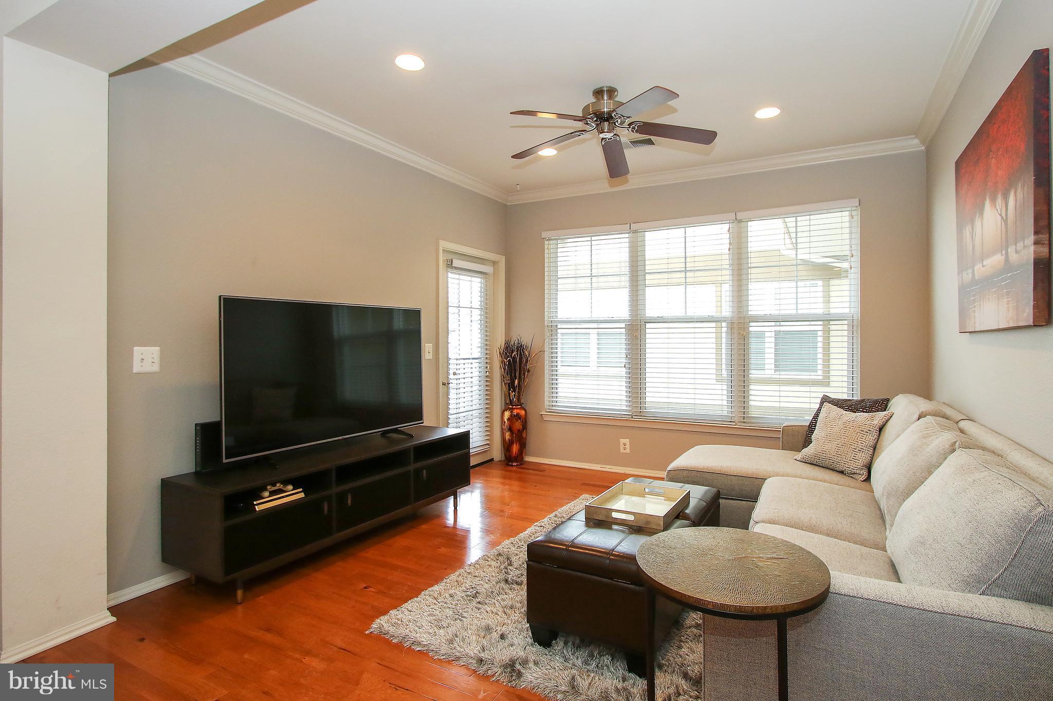 11750 Old Georgetown Road, Unit 2523 North Bethesda, MD 20852 - Photo 18 of 30 Living Room