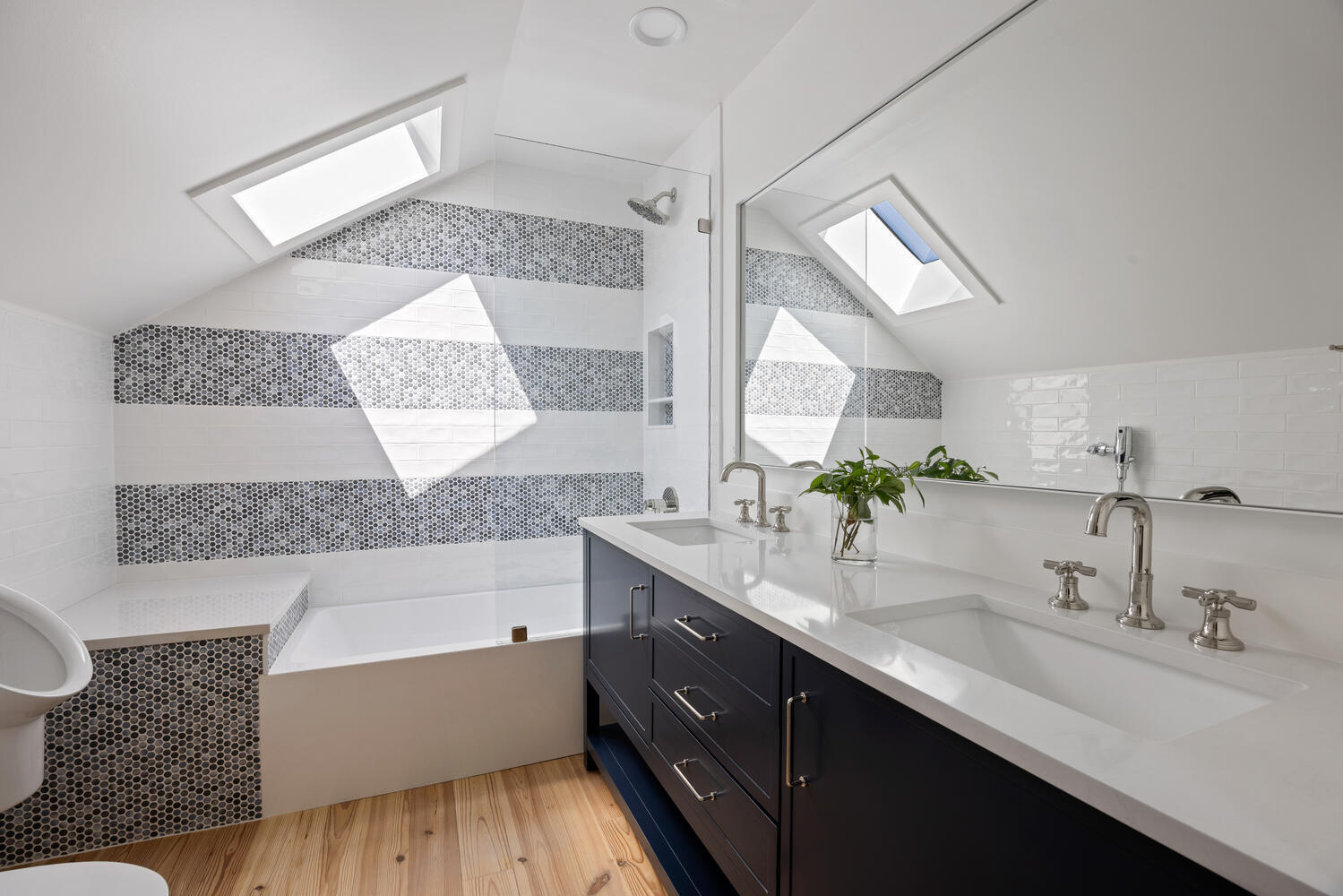 232 Delahow Street Daniel Island, SC 29492 - Photo 74 of 105 Ensuite to Guest Room Six