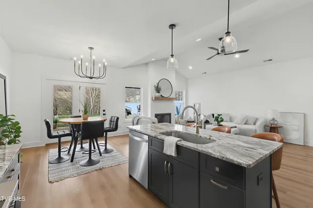 $789,800 | 1519-1521 Carroll Creek Road, Johnson City, TN 37615