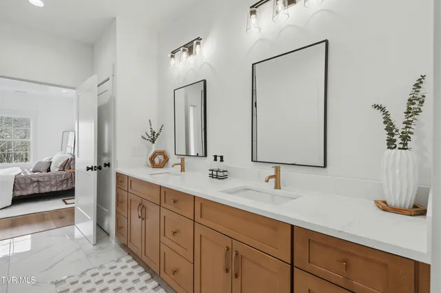 $789,800 | 1519-1521 Carroll Creek Road, Johnson City, TN 37615