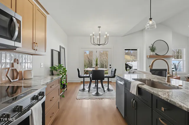 $789,800 | 1519-1521 Carroll Creek Road, Johnson City, TN 37615