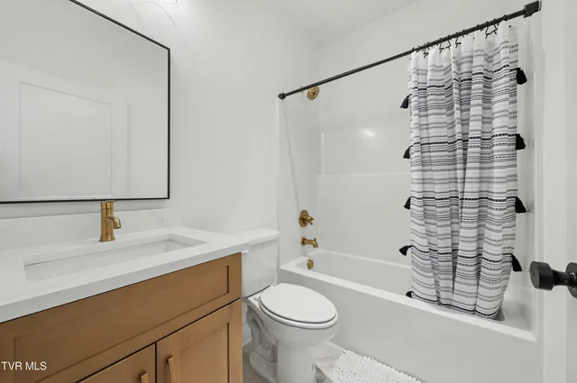 $789,800 | 1519-1521 Carroll Creek Road, Johnson City, TN 37615