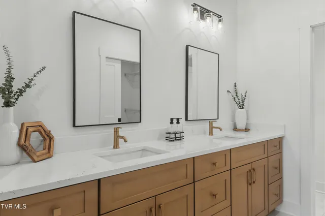 $789,800 | 1519-1521 Carroll Creek Road, Johnson City, TN 37615