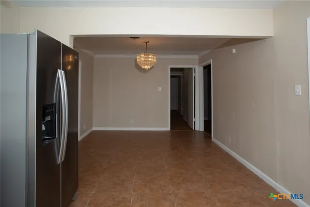 a view of empty room with window