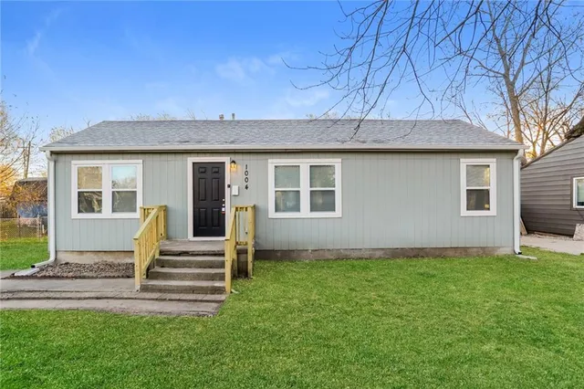 $1,725 | 1004 South Brockway Street, Olathe, KS 66061