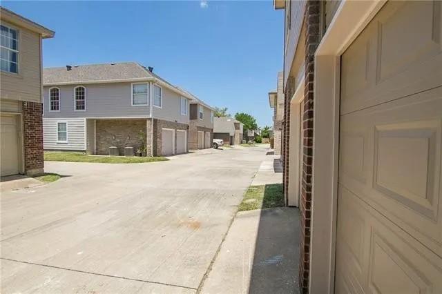 9401 Blue Jay Way Irving, TX 75063 - Photo 32 of 35