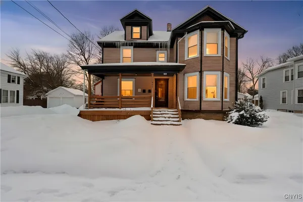 $1,600 | 607 Tulip Street, Unit 2, Salina, NY 13088