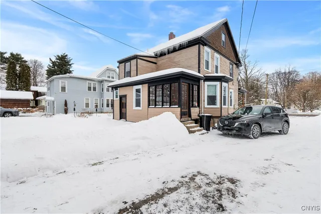 $1,600 | 607 Tulip Street, Unit 2, Salina, NY 13088