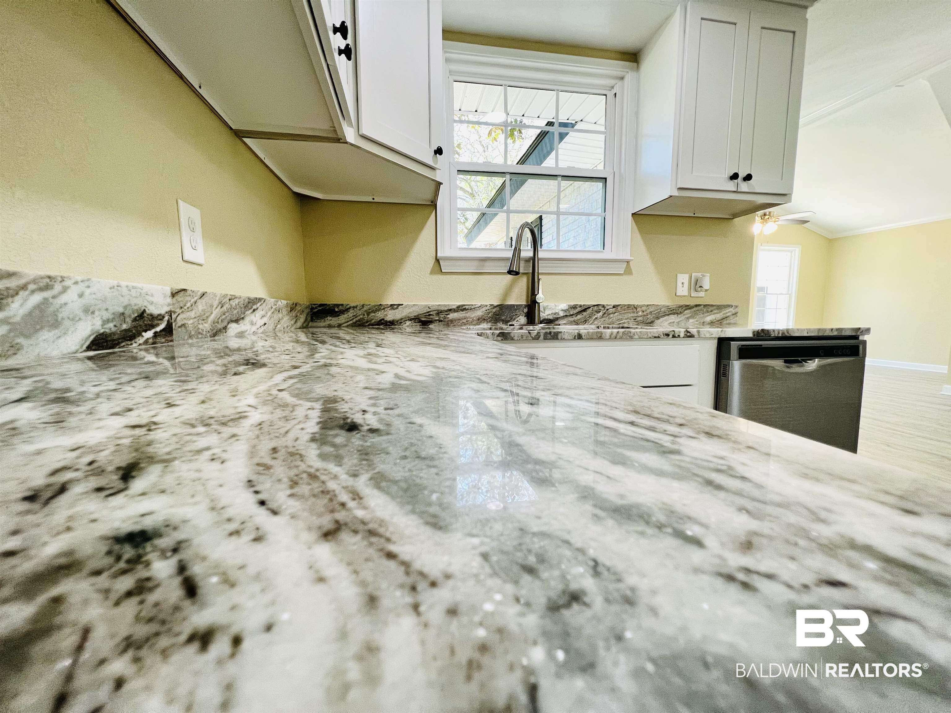 4952 MacKenzie Drive Mobile, AL 36619 - Photo 8 of 32