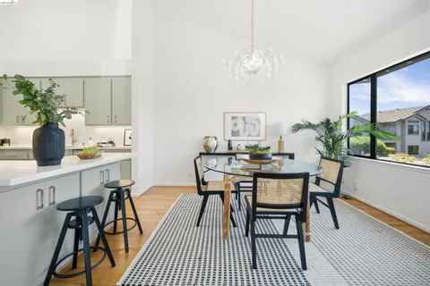 $1,098,000 | 3 Windward Hill, Oakland, CA 94618