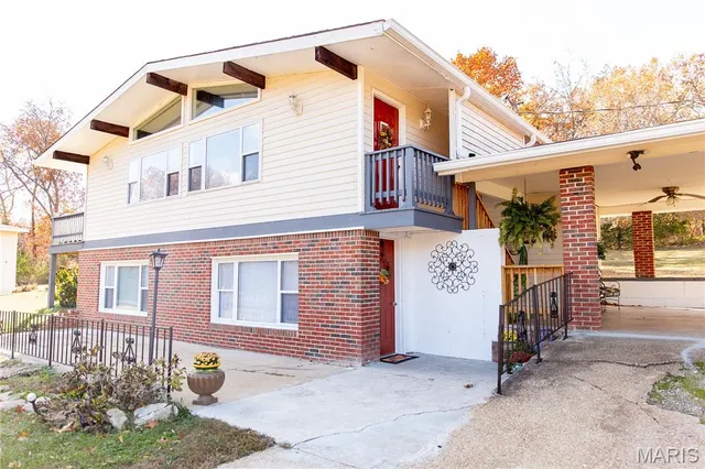 $250,000 | 2175 Lone Wolf Drive, Cuba, MO 65453