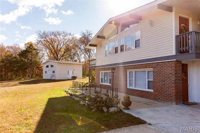 $250,000 | 2175 Lone Wolf Drive, Cuba, MO 65453