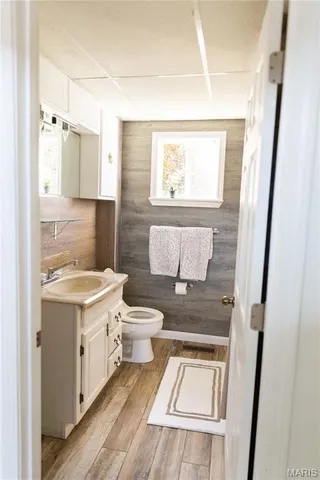 $250,000 | 2175 Lone Wolf Drive, Cuba, MO 65453