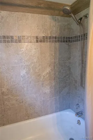 $250,000 | 2175 Lone Wolf Drive, Cuba, MO 65453