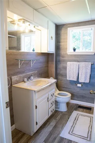 $250,000 | 2175 Lone Wolf Drive, Cuba, MO 65453