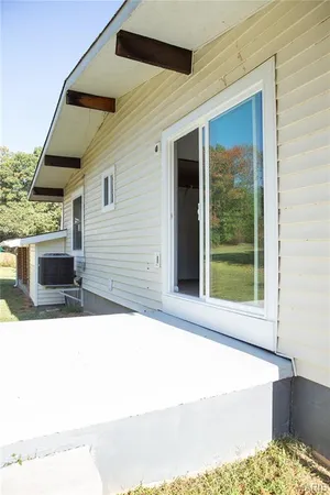 $230,000 | 2175 Lone Wolf Drive, Cuba, MO 65453