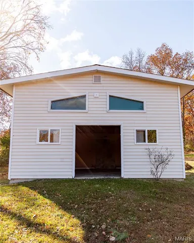 $250,000 | 2175 Lone Wolf Drive, Cuba, MO 65453