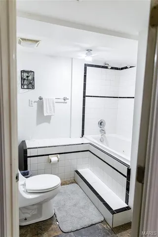 $250,000 | 2175 Lone Wolf Drive, Cuba, MO 65453