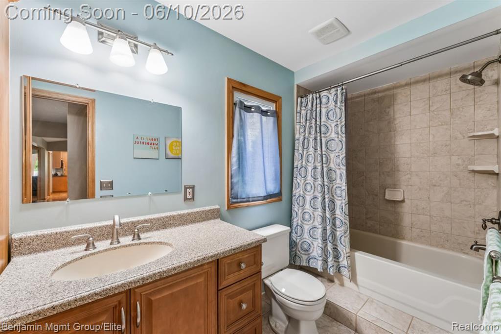 2072 Cumberland Road Rochester, MI 48307 - Photo 19 of 34