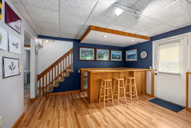 $363,700 | 2194 Oak Hollow Drive, Jenison, MI 49428