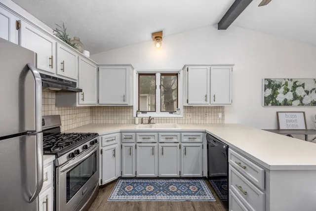 $363,700 | 2194 Oak Hollow Drive, Jenison, MI 49428