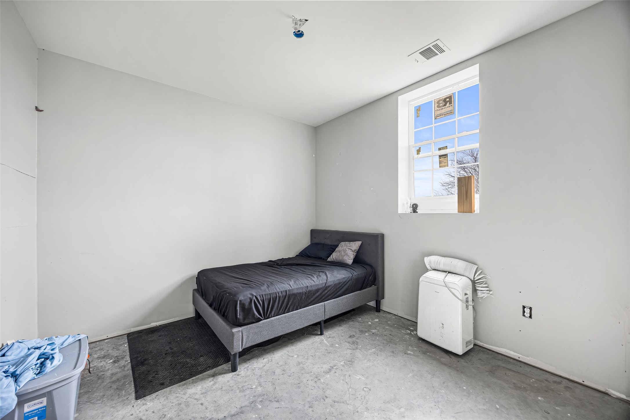 28539 Highway 36 Damon, TX 77430 - Photo 17 of 28 Room 1