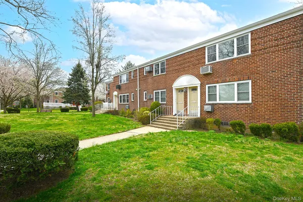 $315,000 | 7802 226th Street, Unit B | Oakland Gardens