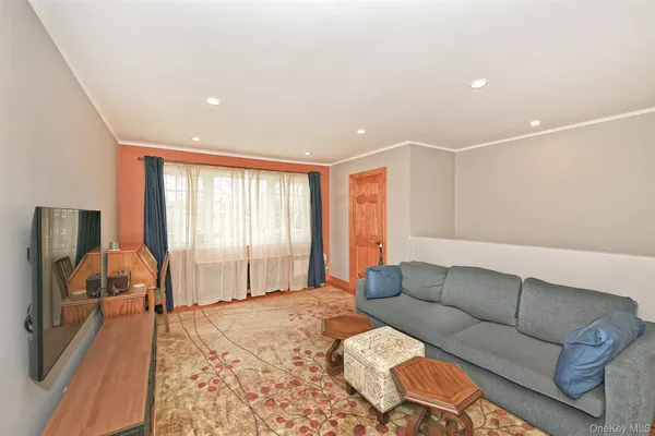 $315,000 | 7802 226th Street, Unit B | Oakland Gardens