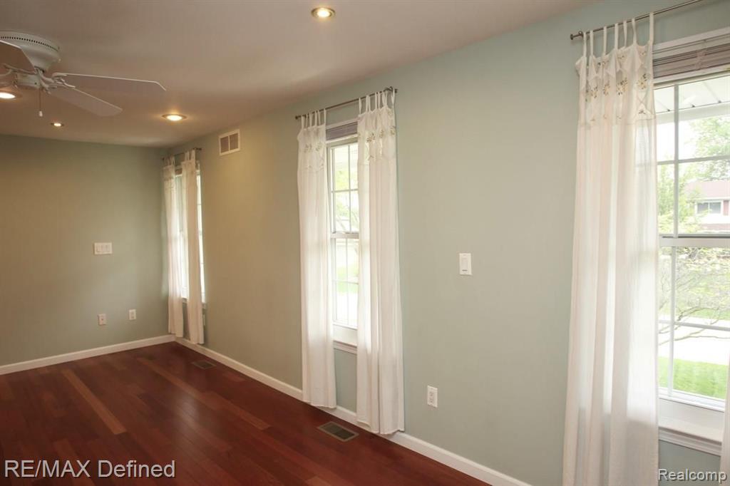 943 Downhill Lane Rochester Hills, MI 48307 - Photo 24 of 43