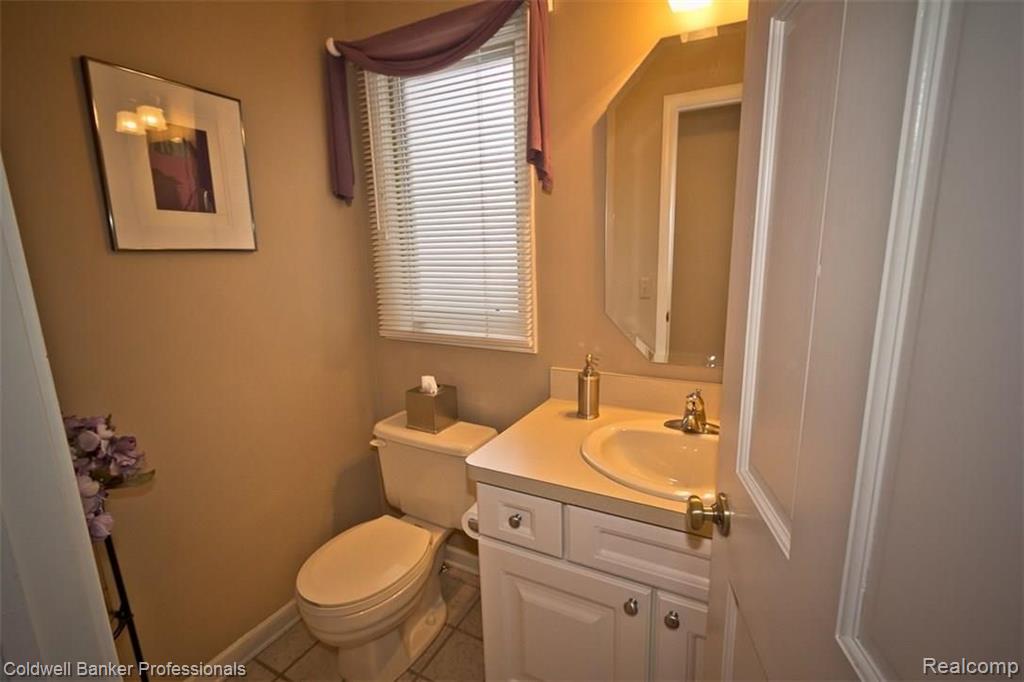 36874 Chesapeake Road Farmington Hills, MI 48335 - Photo 44 of 46