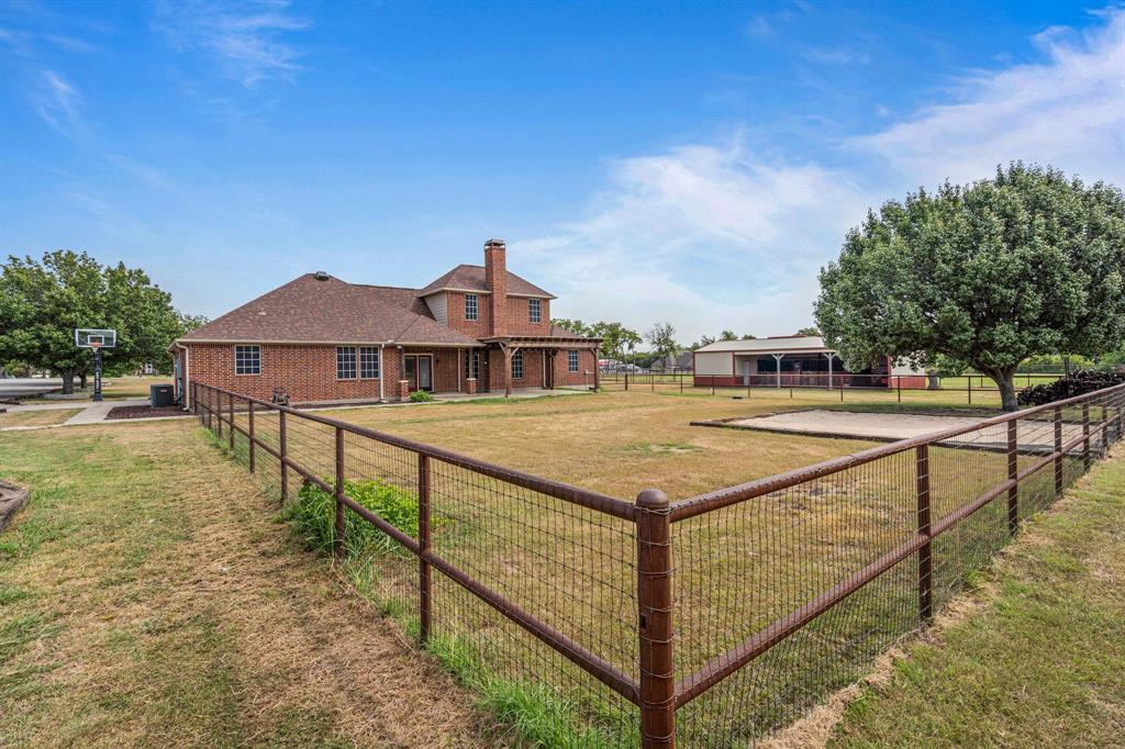 6501 Indian Trail Sanger, TX 76266 - Photo 32 of 40