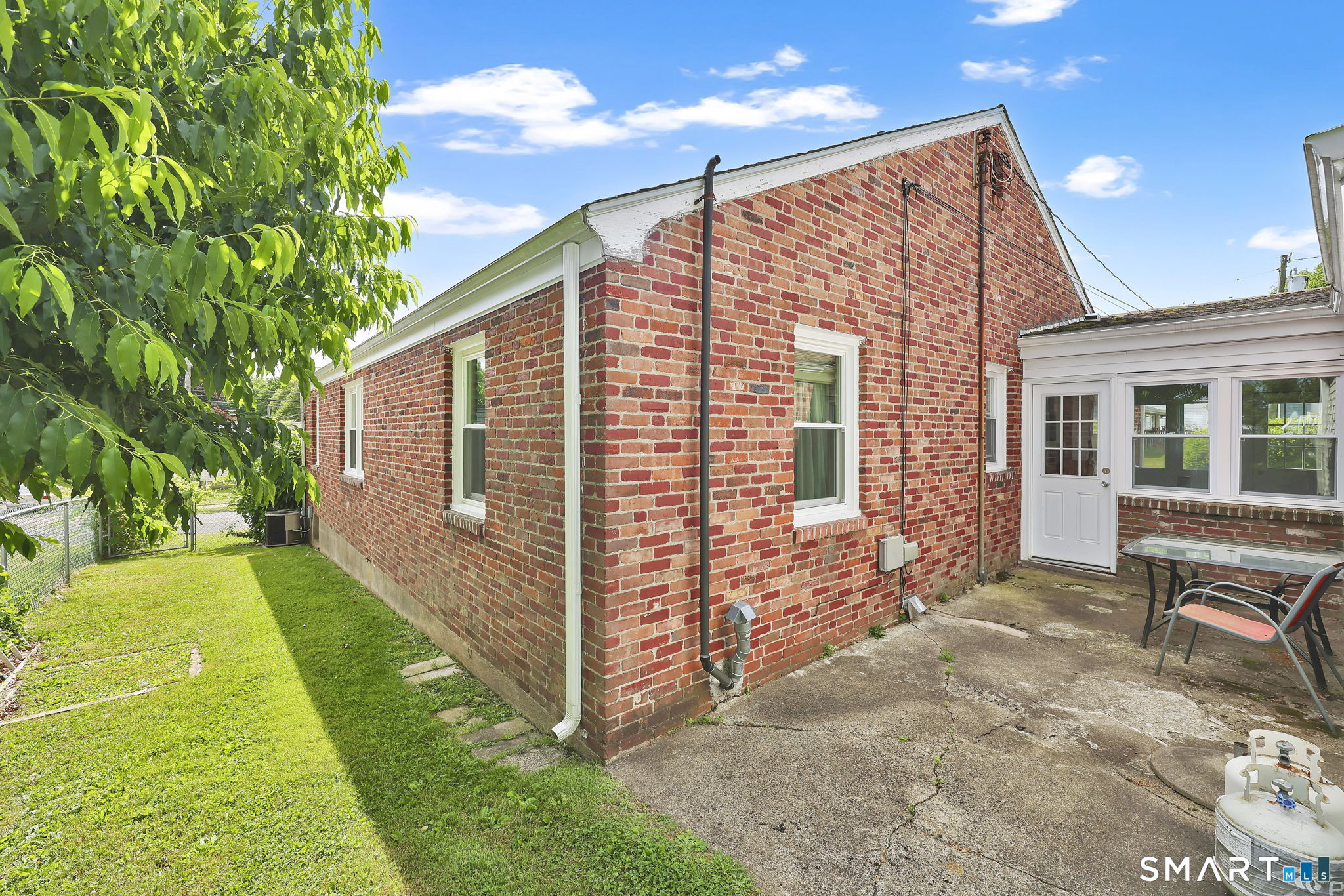 104 Exeter Street Hartford, CT 06106 - Photo 6 of 40