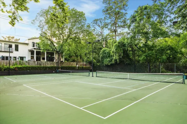 $367,500 | 225 Litchfield Lane, Houston, TX 77024